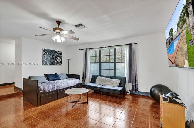 5380 SW 8th Ct, Plantation, FL 33317