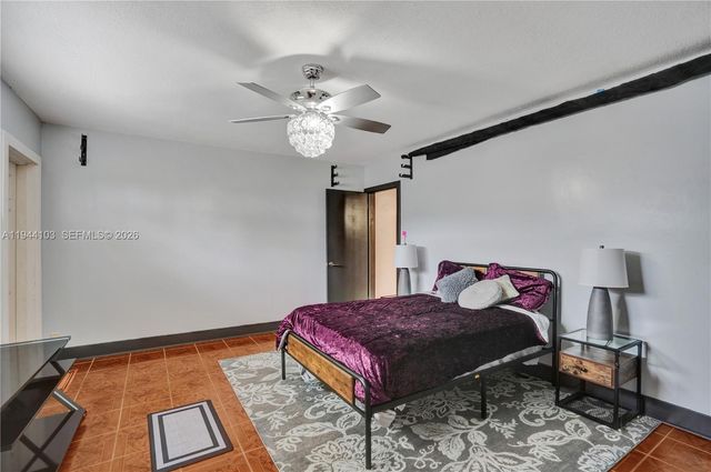 5380 SW 8th Ct, Plantation, FL 33317