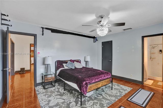 5380 SW 8th Ct, Plantation, FL 33317