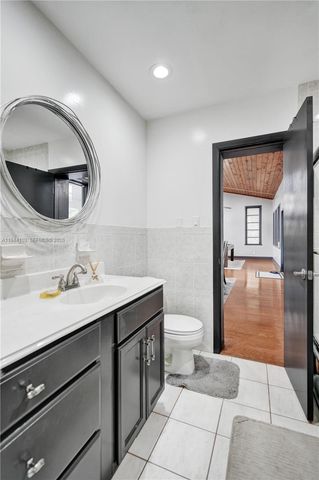 5380 SW 8th Ct, Plantation, FL 33317