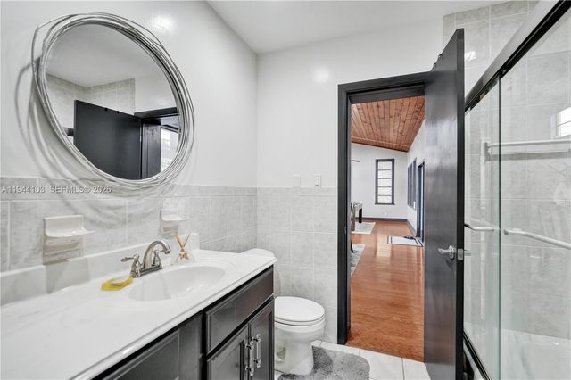 5380 SW 8th Ct, Plantation, FL 33317