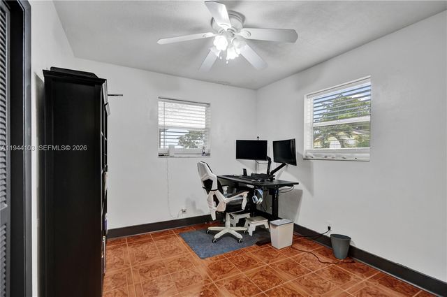 5380 SW 8th Ct, Plantation, FL 33317