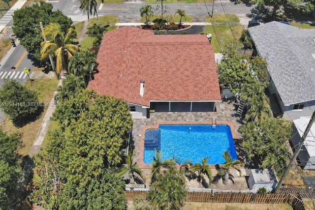 5380 SW 8th Ct, Plantation, FL 33317