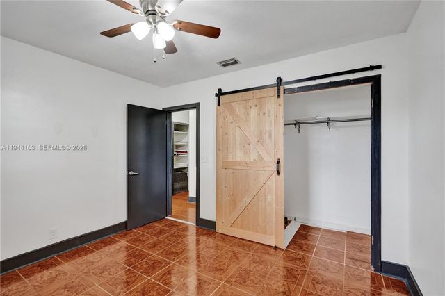 5380 SW 8th Ct, Plantation, FL 33317