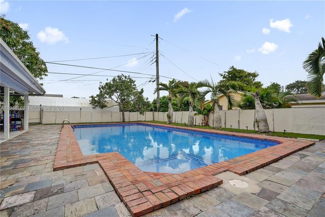 5380 SW 8th Ct, Plantation, FL 33317