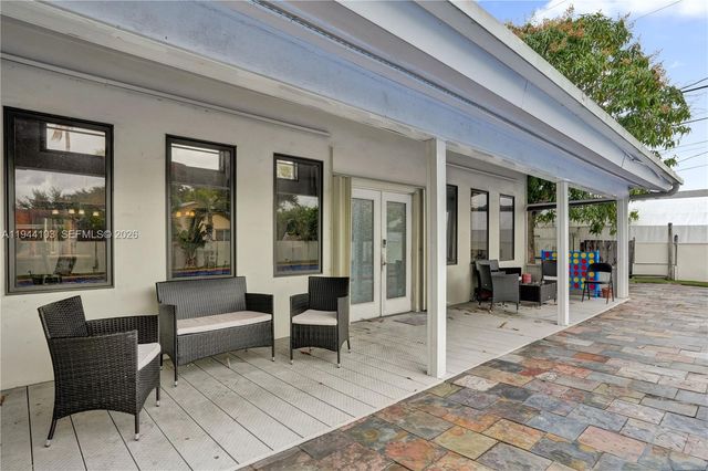 5380 SW 8th Ct, Plantation, FL 33317