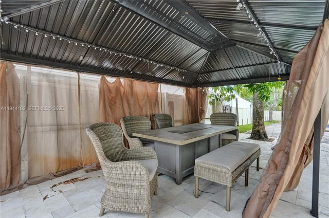 5380 SW 8th Ct, Plantation, FL 33317