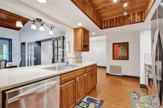 5380 SW 8th Ct, Plantation, FL 33317