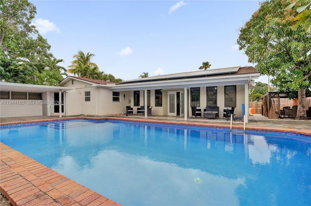 5380 SW 8th Ct, Plantation, FL 33317