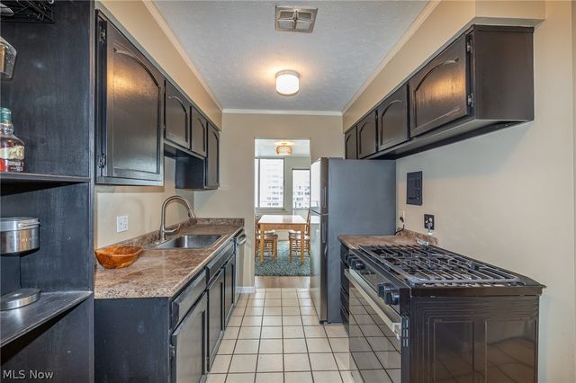 12900 Lake Avenue 2005, Lakewood, OH 44107