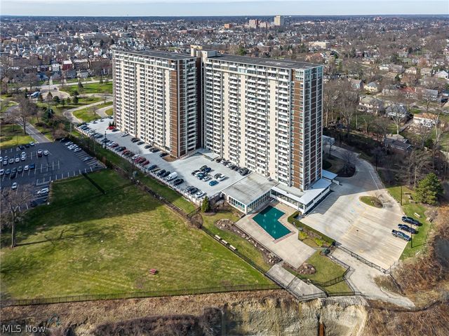 12900 Lake Avenue 2005, Lakewood, OH 44107