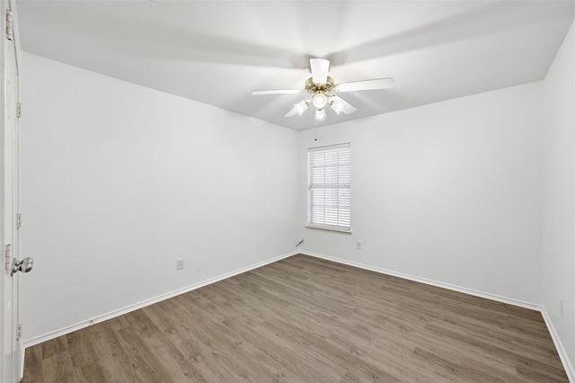 421 Kingfisher Lane, Arlington, TX 76002