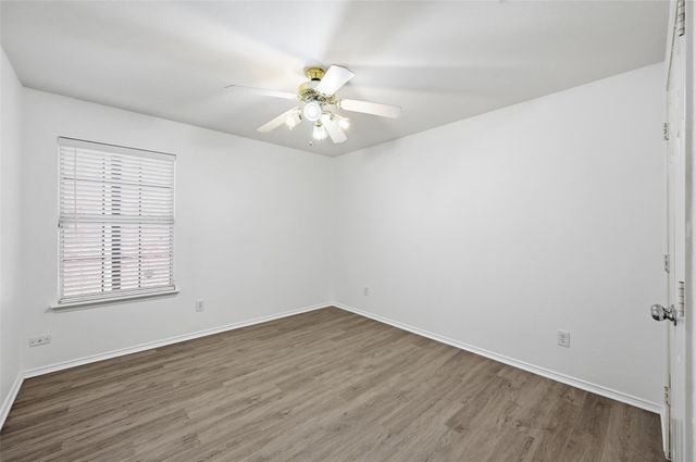 421 Kingfisher Lane, Arlington, TX 76002