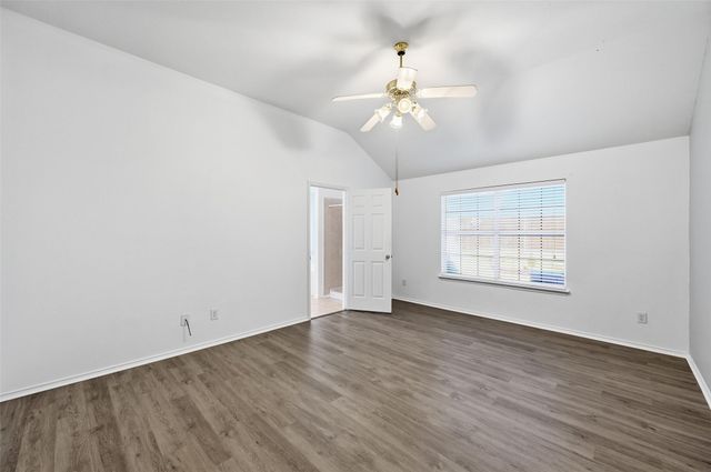 421 Kingfisher Lane, Arlington, TX 76002