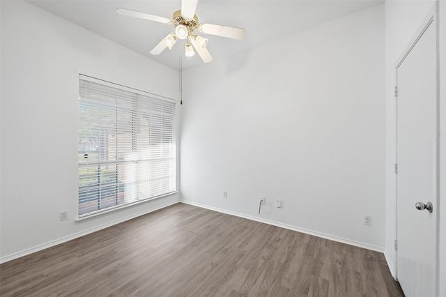 421 Kingfisher Lane, Arlington, TX 76002