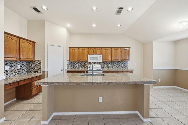 421 Kingfisher Lane, Arlington, TX 76002