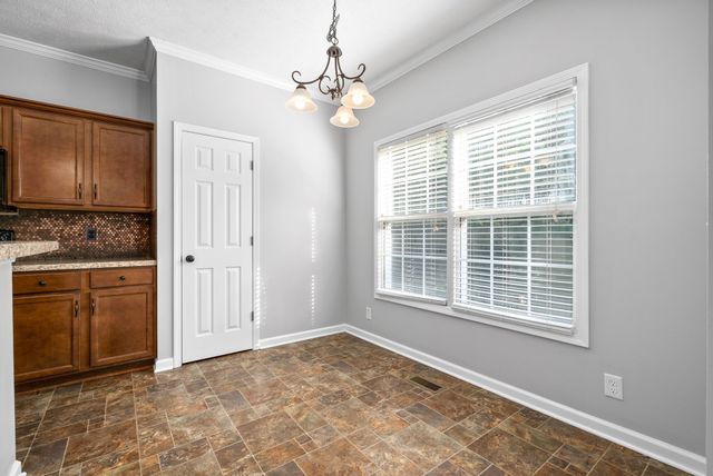 1211 Viewmont Dr, Clarksville, TN 37040