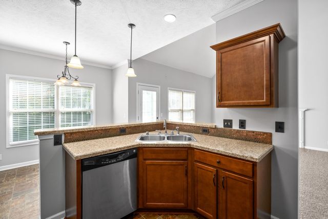 1211 Viewmont Dr, Clarksville, TN 37040