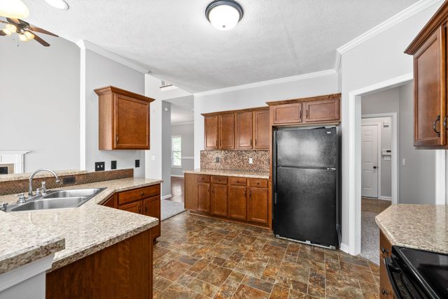 1211 Viewmont Dr, Clarksville, TN 37040