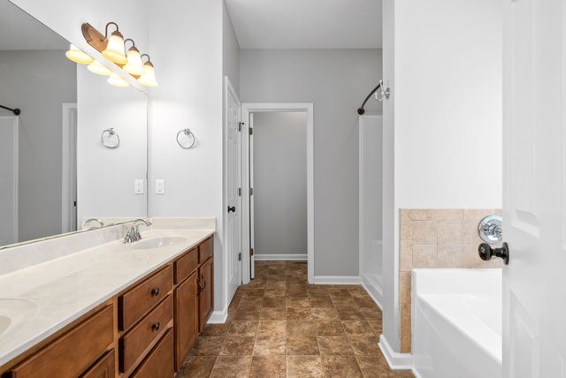 1211 Viewmont Dr, Clarksville, TN 37040