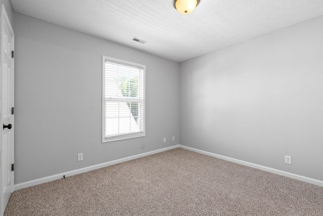 1211 Viewmont Dr, Clarksville, TN 37040