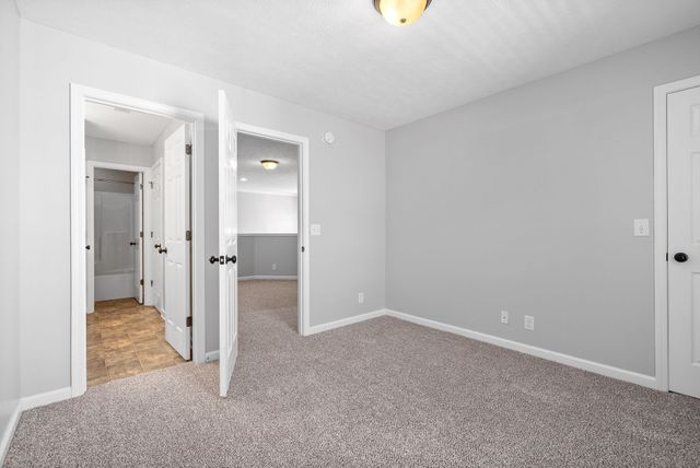 1211 Viewmont Dr, Clarksville, TN 37040