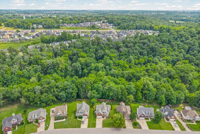 1211 Viewmont Dr, Clarksville, TN 37040