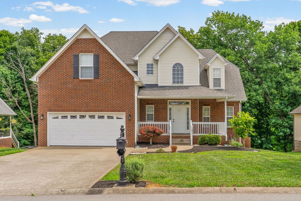 1211 Viewmont Dr, Clarksville, TN 37040