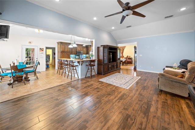 14226 County Road 434, Lindale, TX 75771