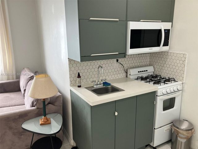 335 Ocean Dr 306, Miami Beach, FL 33139