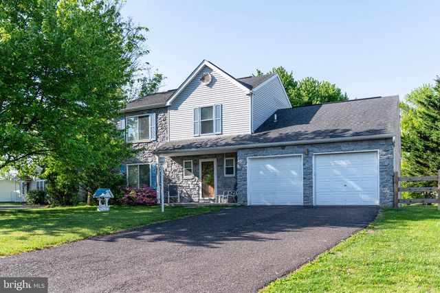 616 JENNIFER LN, Gilbertsville, PA 19525