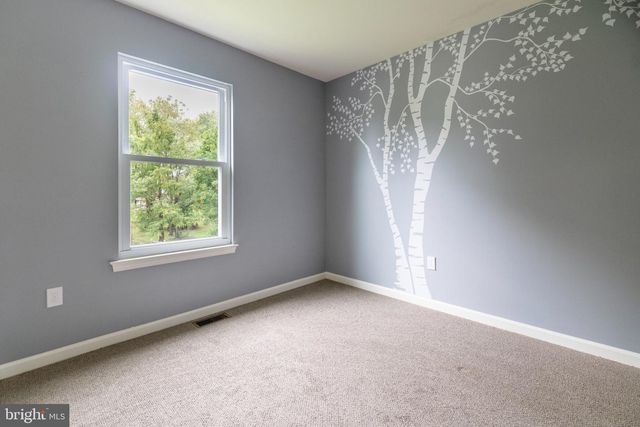 616 JENNIFER LN, Gilbertsville, PA 19525