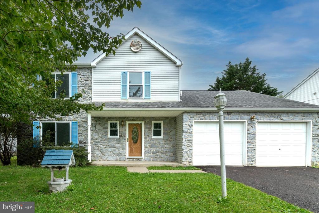 616 JENNIFER LN, Gilbertsville, PA 19525