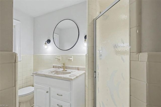 616 E Lynn Shores CIR, Virginia Beach, VA 23452