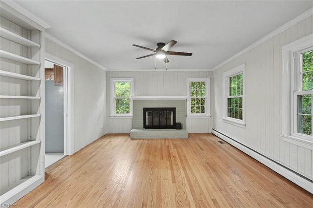 616 E Lynn Shores CIR, Virginia Beach, VA 23452