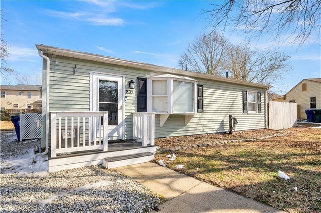 807 Mare CIR, Newport News, VA 23608