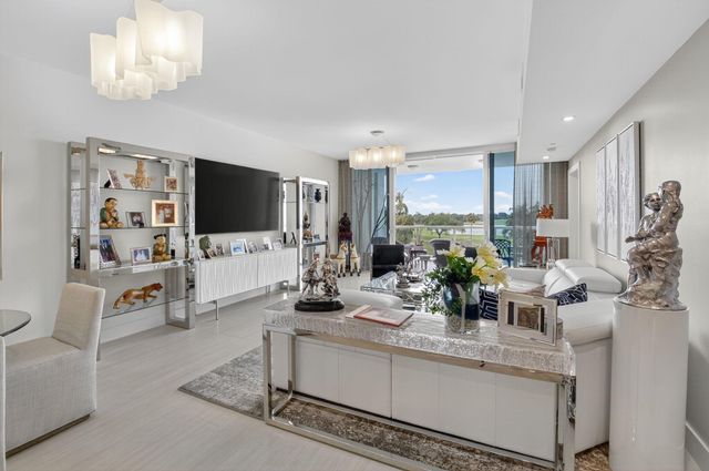 20155 Boca West Drive C205, Boca Raton, FL 33434