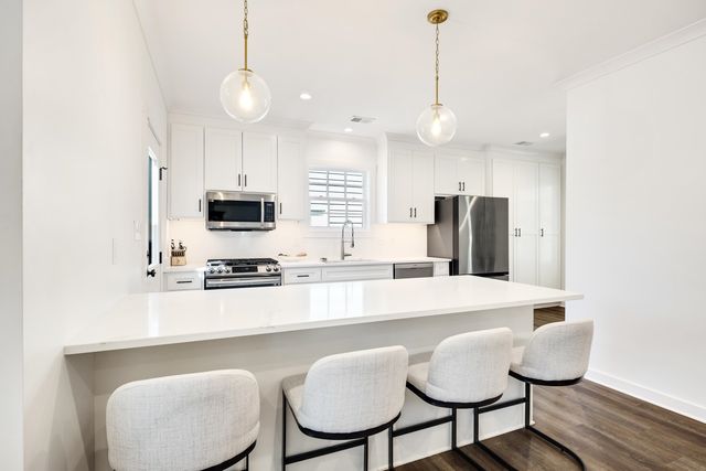 201 S HOLMES ST, Memphis, TN 38111