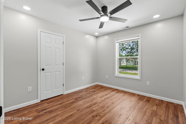6502 Kenmore Ave, Louisville, KY 40216