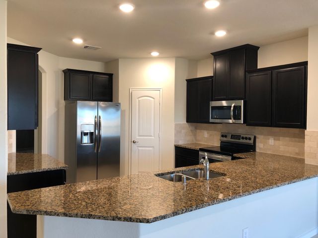 1732 Beasley Street, Van Alstyne, TX 75495