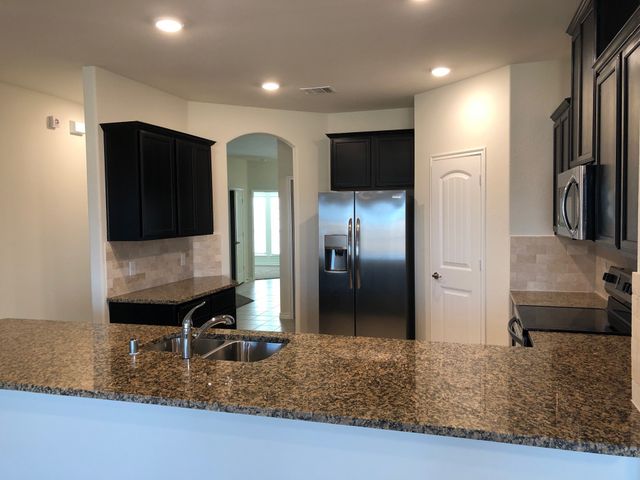 1732 Beasley Street, Van Alstyne, TX 75495