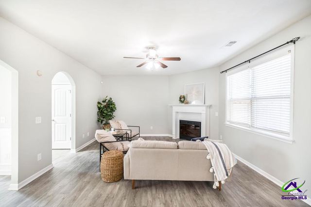 318 Flowing Meadows Drive, Kathleen, GA 31047