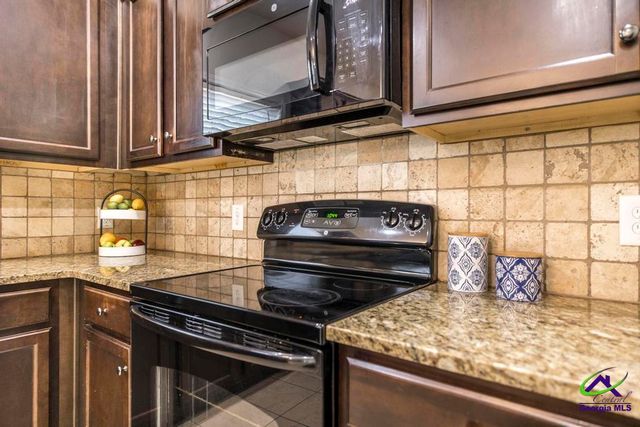 318 Flowing Meadows Drive, Kathleen, GA 31047