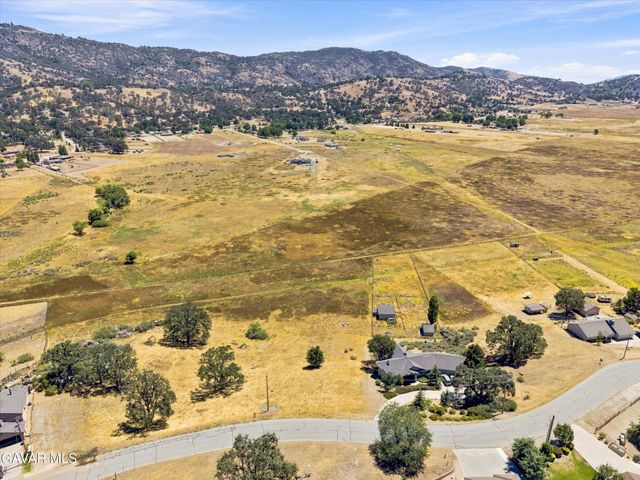 23760 Dart Drive, Tehachapi, CA 93561