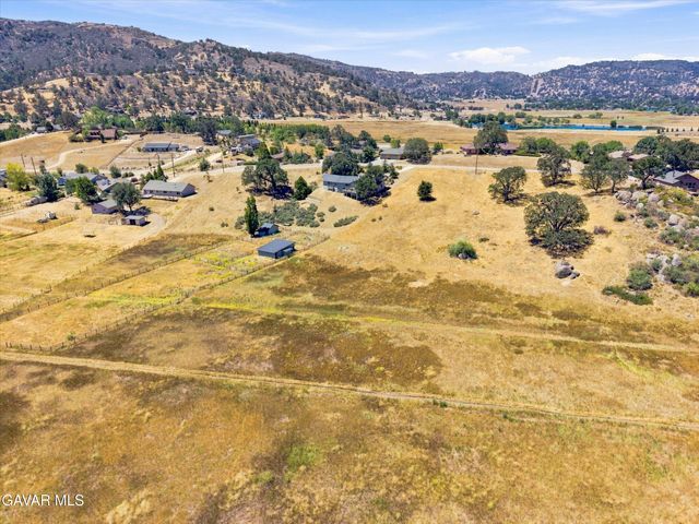 23760 Dart Drive, Tehachapi, CA 93561