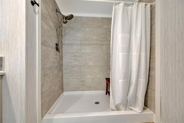 105 W SAINT JOHNS WAY, Apollo Beach, FL 33572