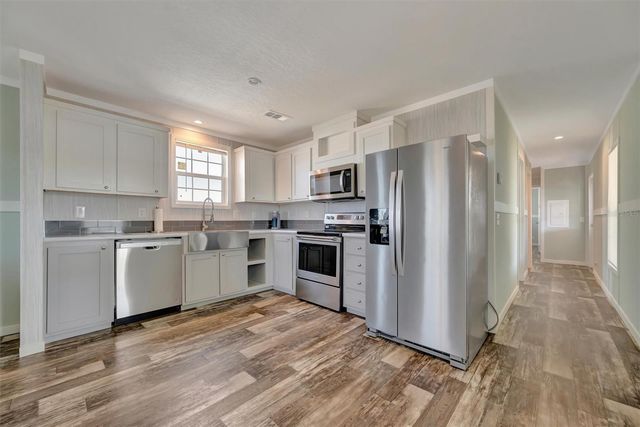 105 W SAINT JOHNS WAY, Apollo Beach, FL 33572