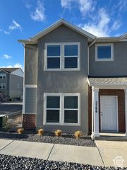 2786 E GRIFFIN ALY #413, Eagle Mountain, UT 84005