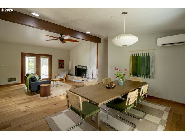 7725 Sw STEWART St, Portland, OR 97223