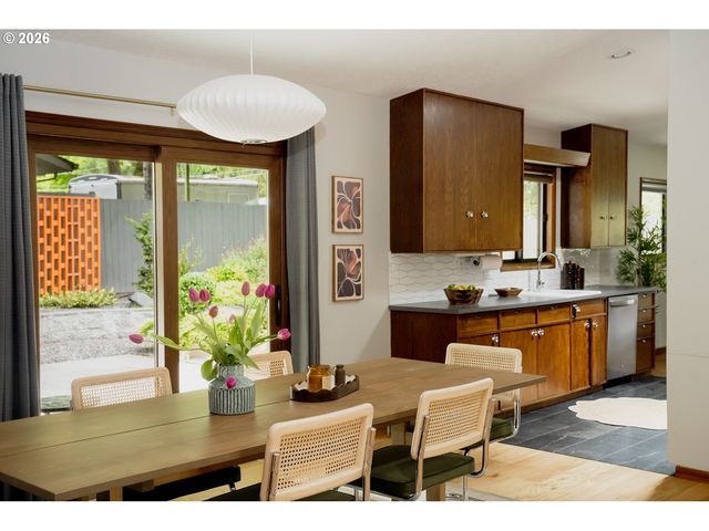 7725 Sw STEWART St, Portland, OR 97223